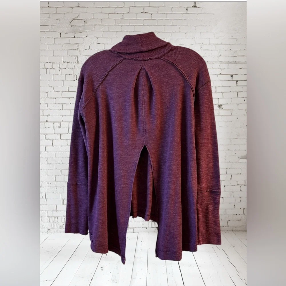 Free people funnel neck Plum pullover